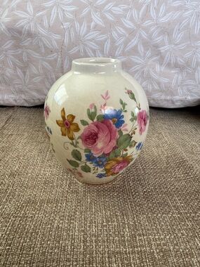 Floral Ceramic Vase - Cream with Pink and Blue Flowers